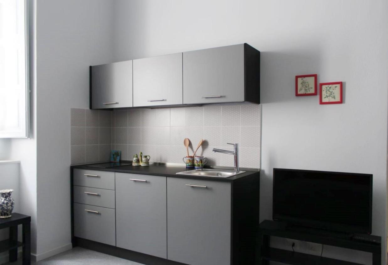 Da Nelly Al Politeama Apartment Palermo Ngoại thất bức ảnh